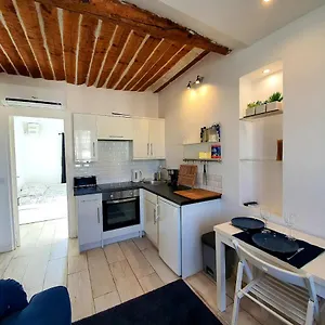 Apartment Freshly Tastefully Renovated In Heart Of Old, Antibes